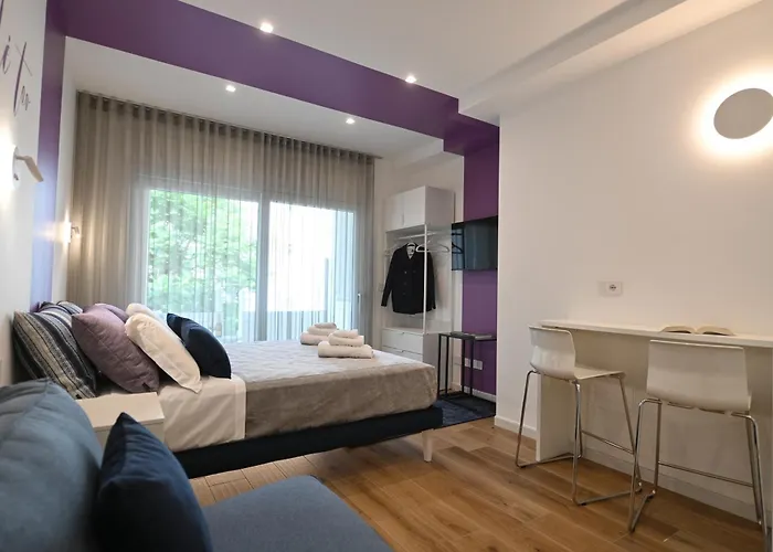 Me Too - Exclusive Apartments